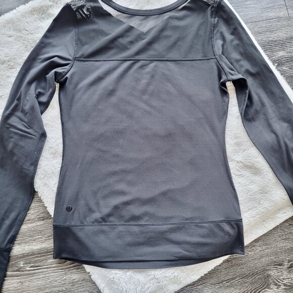 Lululemon Just Breathe Long Sleeve Tee in Black Rulu Fabric Size 6 - Picture 8 of 12